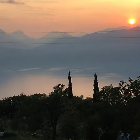 Agricampeggio Terra Di Mezzo * Brenzone sul Garda